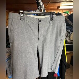 Men’s golf shorts